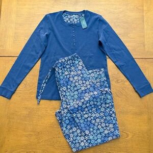 L.L. Bean Women's Blue Snowflake Pajama Set